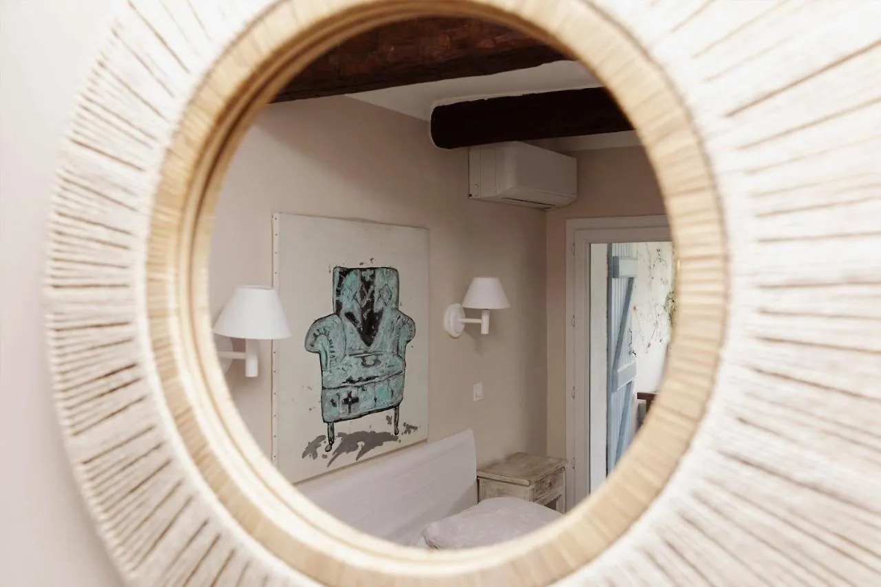 Coq Hotel Cogolin