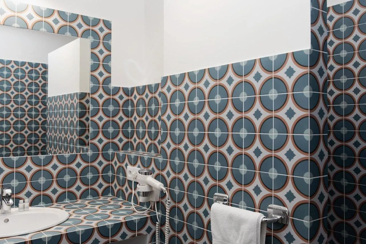 Coq Hotel Cogolin