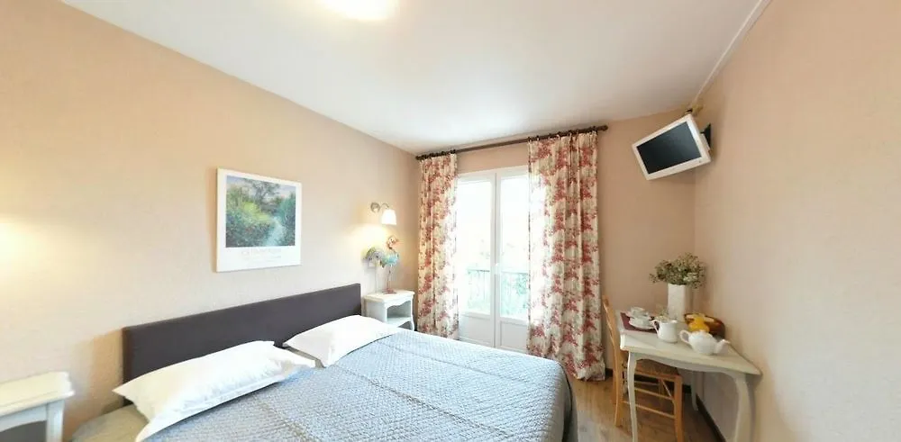Coq Hotel Cogolin 3*,
